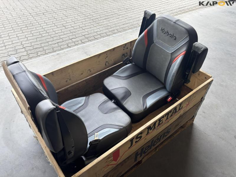 Kubota sæder med armlæn 2 stk - Nye 1