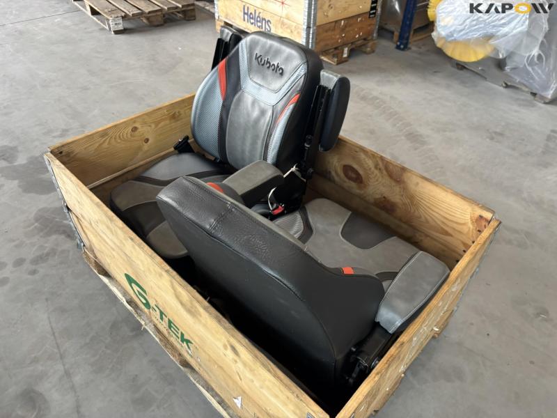 Kubota sæder med armlæn 2 stk - Nye 7