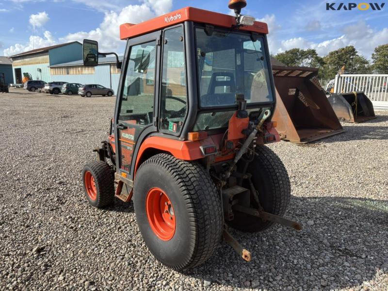 Kubota ST-30 C kompakttraktor 7