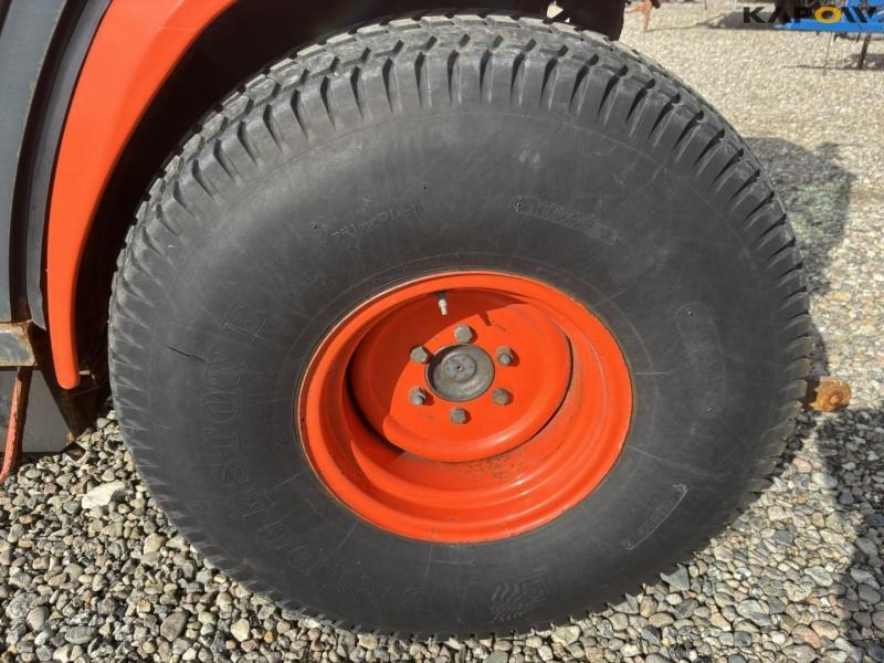 Kubota ST-30 C kompakttraktor 38