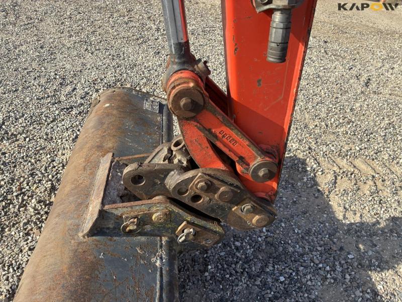 Kubota U27-4 minigravemaskine med planerskovl 24
