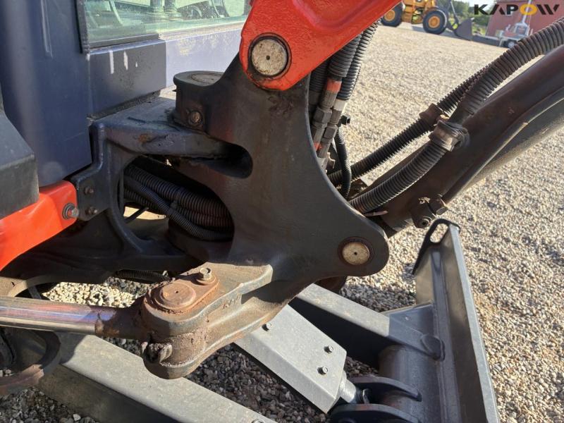 Kubota U27-4 minigravemaskine med planerskovl 35