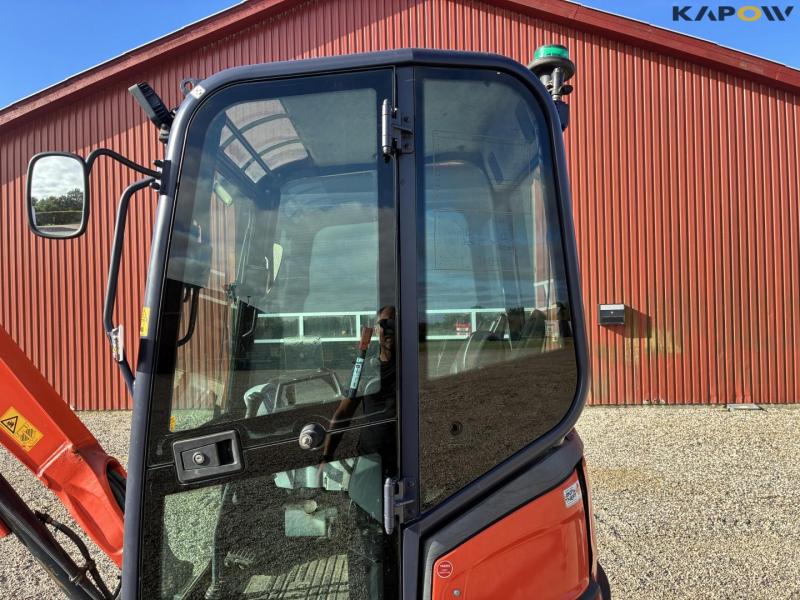 Kubota U27-4 minigravemaskine med planerskovl 36