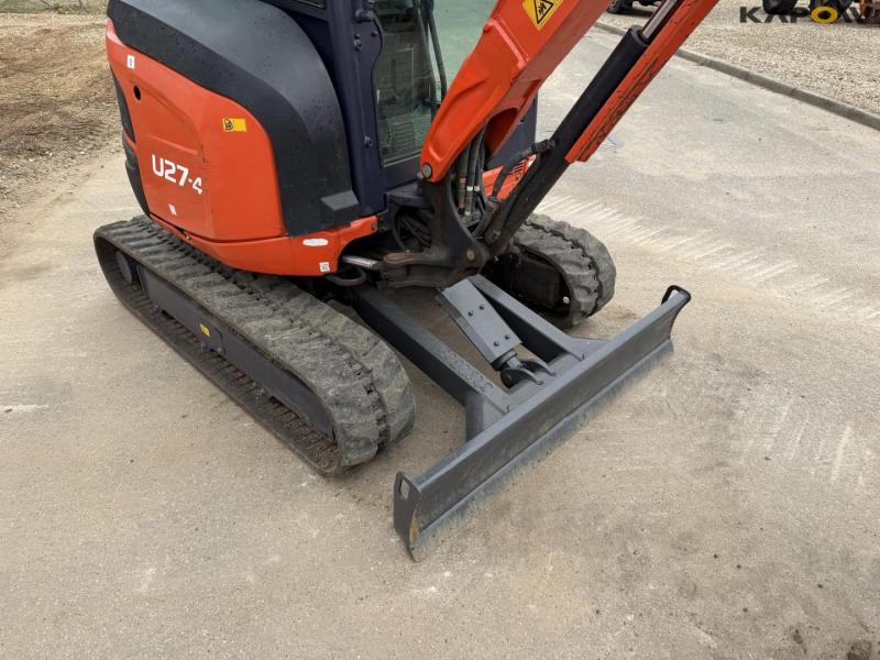 Kubota U27-4 minigravemaskine med planerskovl 17