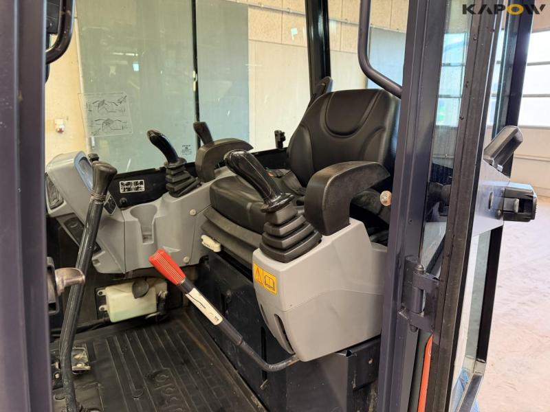 Kubota U27-4 minigraver 22