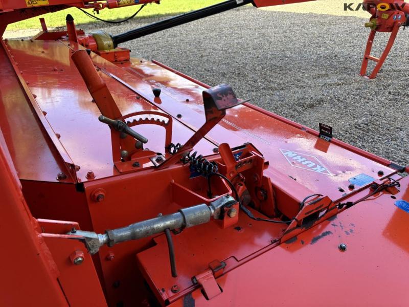 Kuhn FC352G skårlægger 20