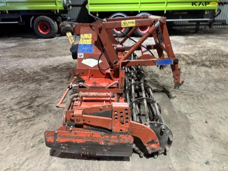 Kuhn HR3002D rotorharve 8