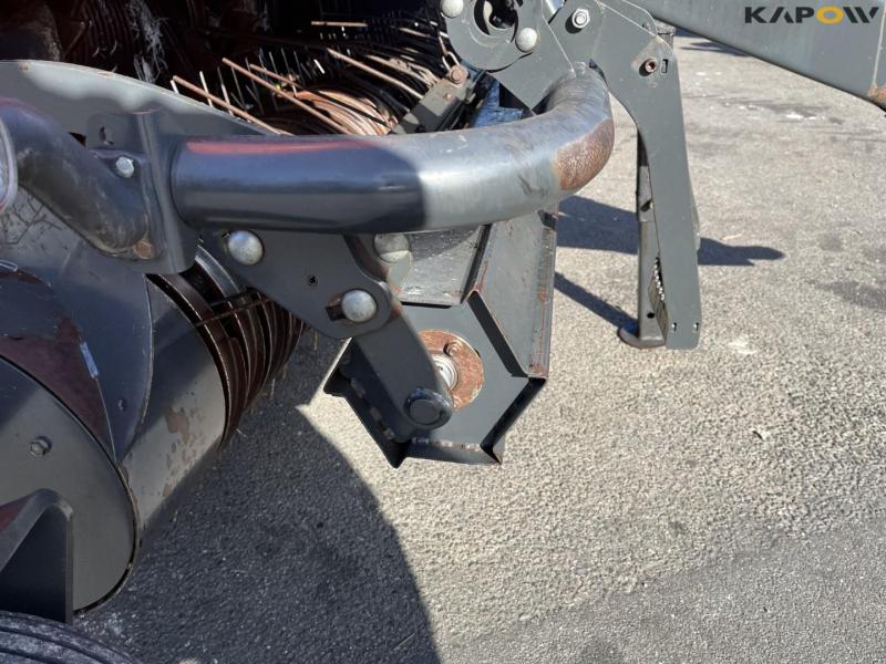 Kuhn VBP 3195 IntelliWrap presser 23