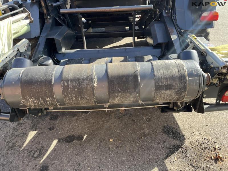 Kuhn VBP 3195 IntelliWrap presser 36