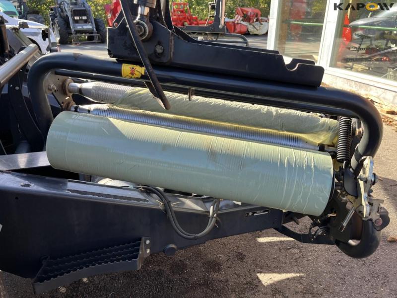 Kuhn VBP 3195 IntelliWrap presser 39