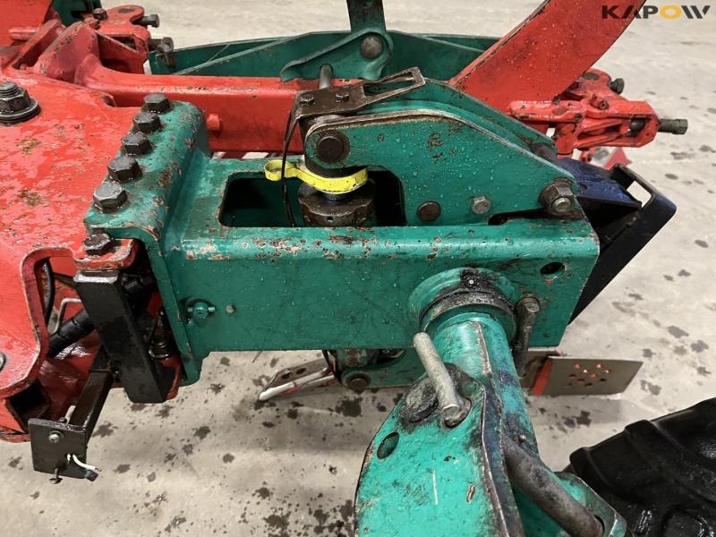 Kverneland EG100 6 furet vendeplov med jordpakker 7