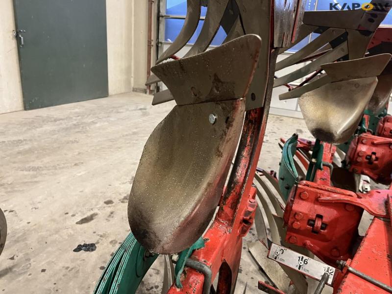 Kverneland EG100 6 furet vendeplov med jordpakker 12