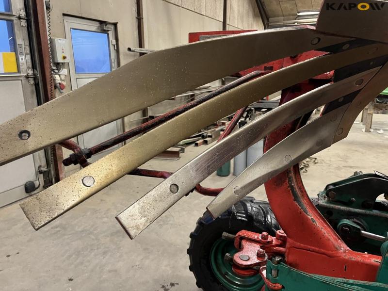 Kverneland EG100 6 furet vendeplov med jordpakker 25