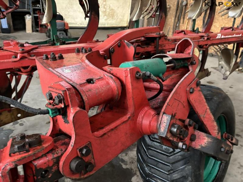 Kverneland PG100 8 furet plov 53