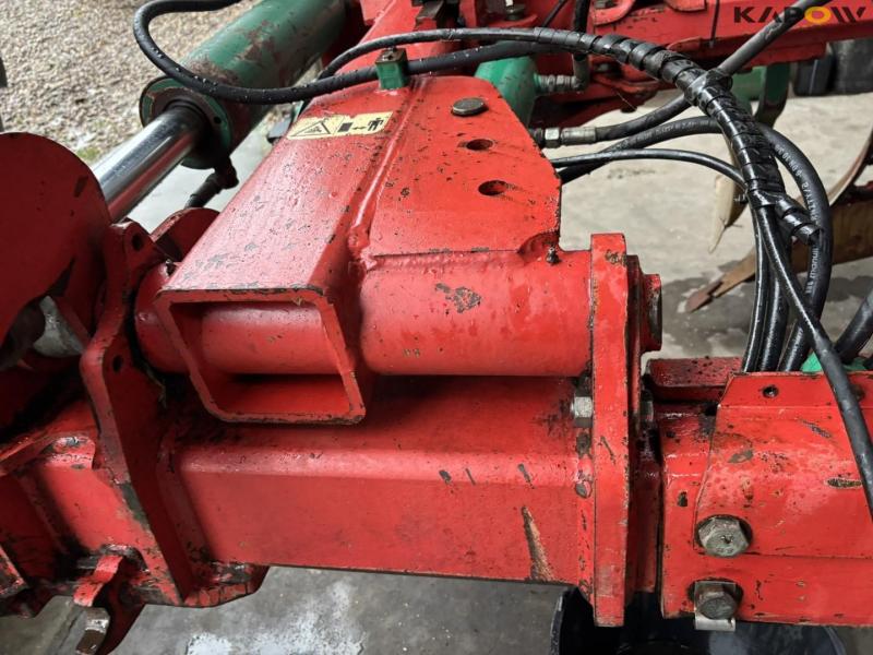 Kverneland PG100 8 furet plov 62