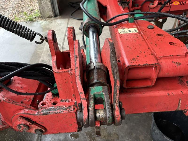 Kverneland PG100 8 furet plov 64