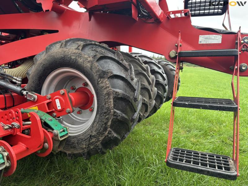 Kverneland U-Drill 4000 plus med HE-VA grubber 26