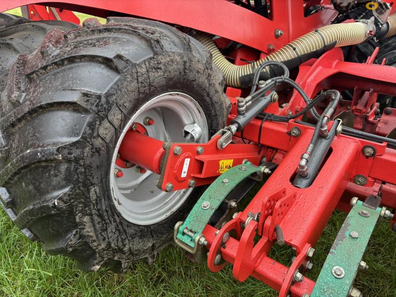 Kverneland U-Drill 4000 plus med HE-VA grubber 72
