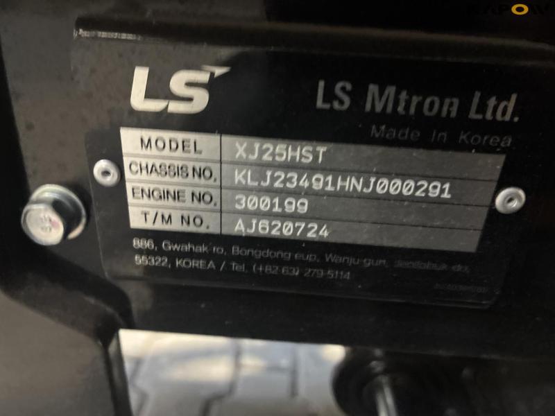 LS XJ25 hst traktor 4WD 7