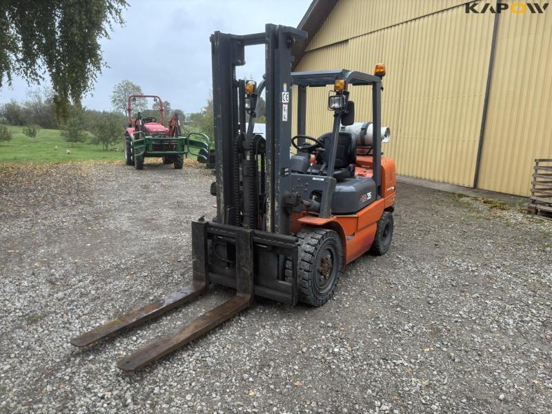 Mügler CPYD35 gaffeltruck 3,5 t gas 1