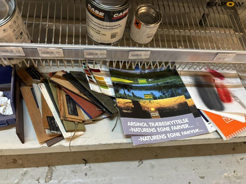 Maling og hjælpematerialer 56