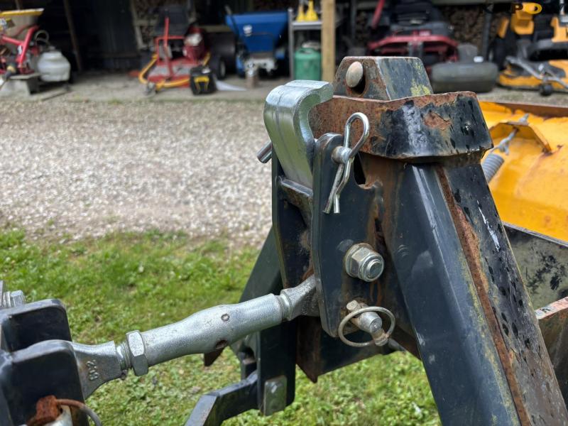 Massey Fergoson 1735 4 WD traktor 12