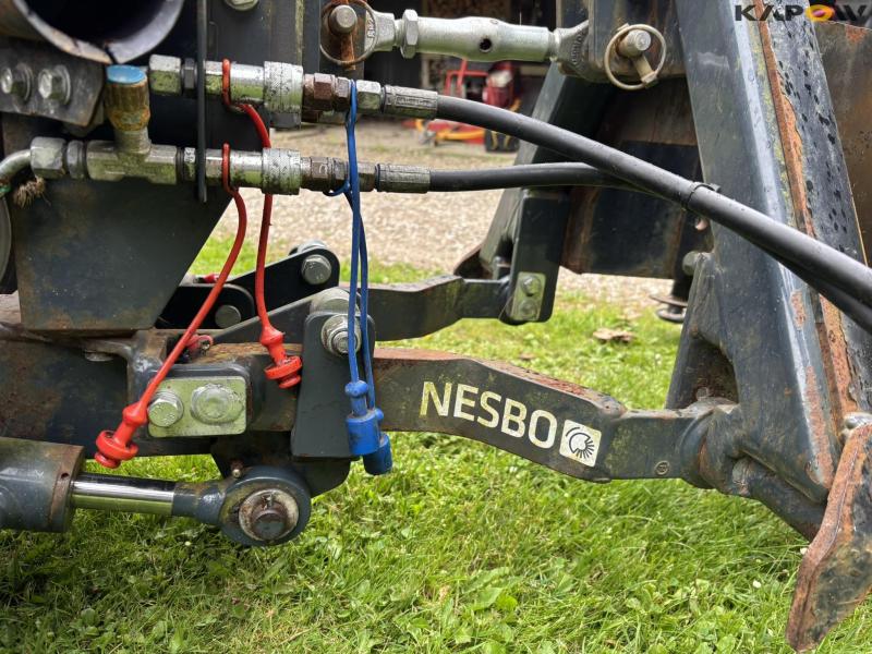 Massey Fergoson 1735 4 WD traktor 13