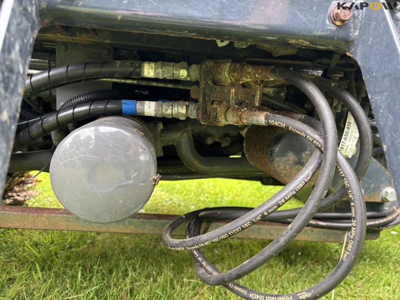 Massey Fergoson 1735 4 WD traktor 27