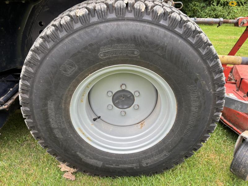 Massey Fergoson 1735 4 WD traktor 45