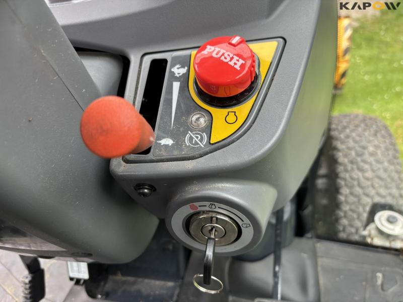 Massey Fergoson 1735 4 WD traktor 71