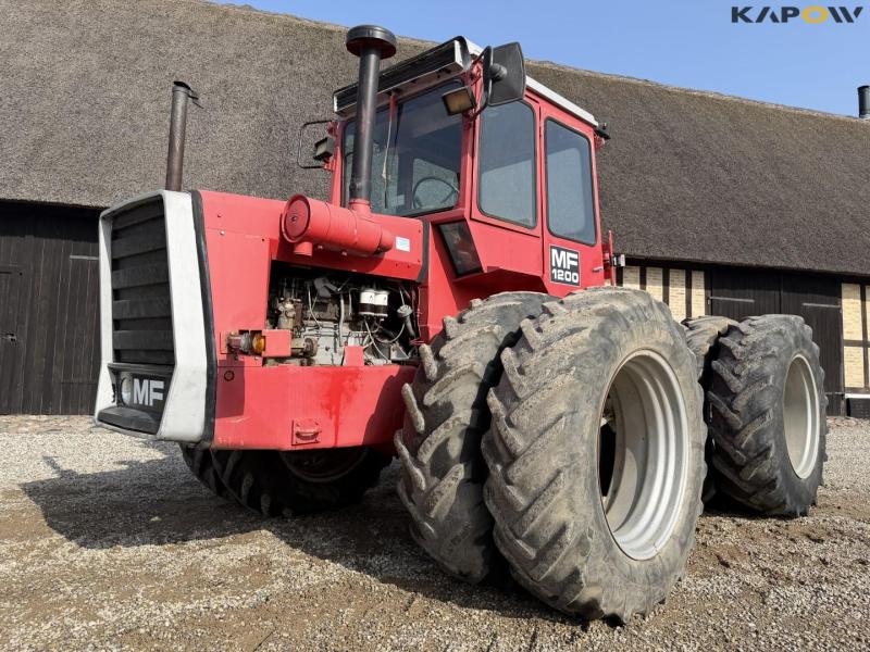 Massey Ferguson 1200 traktor 1