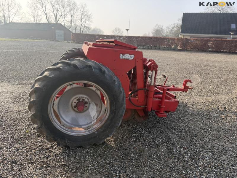Massey Ferguson 130 såmaskine 4