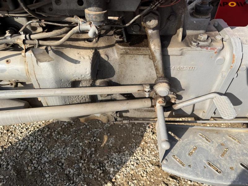 Massey Ferguson 135 traktor 12
