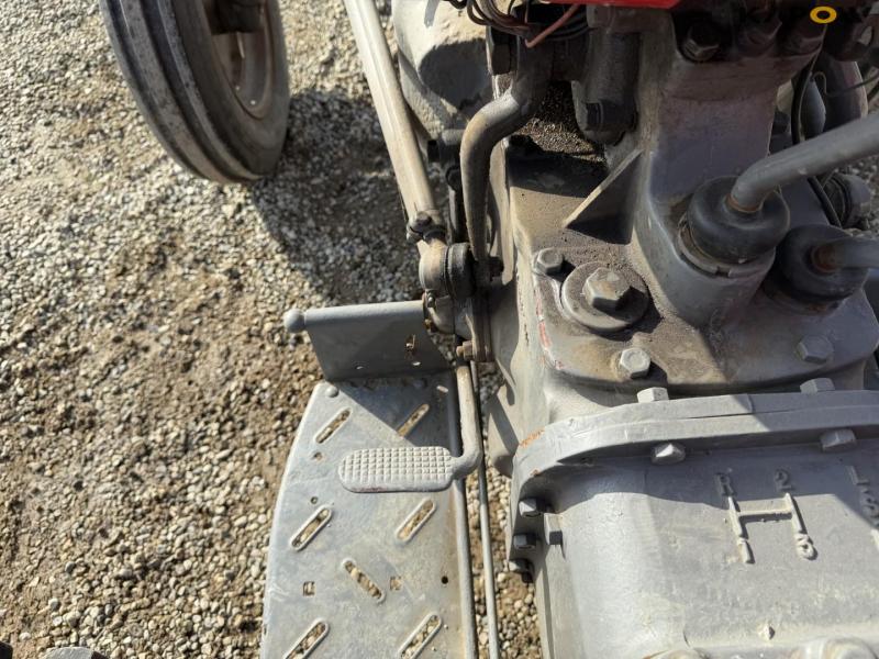 Massey Ferguson 135 traktor 30