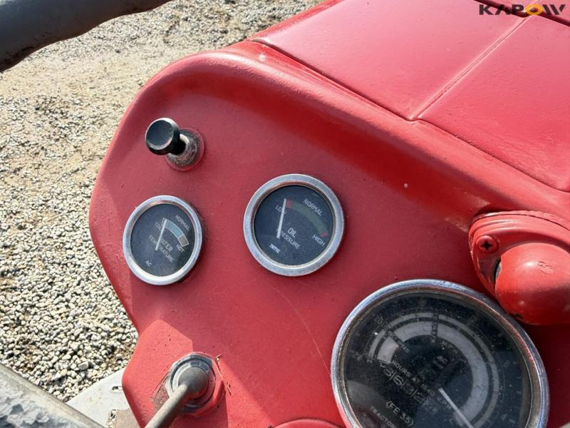Massey Ferguson 135 traktor 23