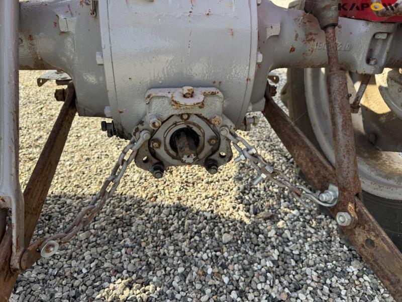 Massey Ferguson 135 traktor 35