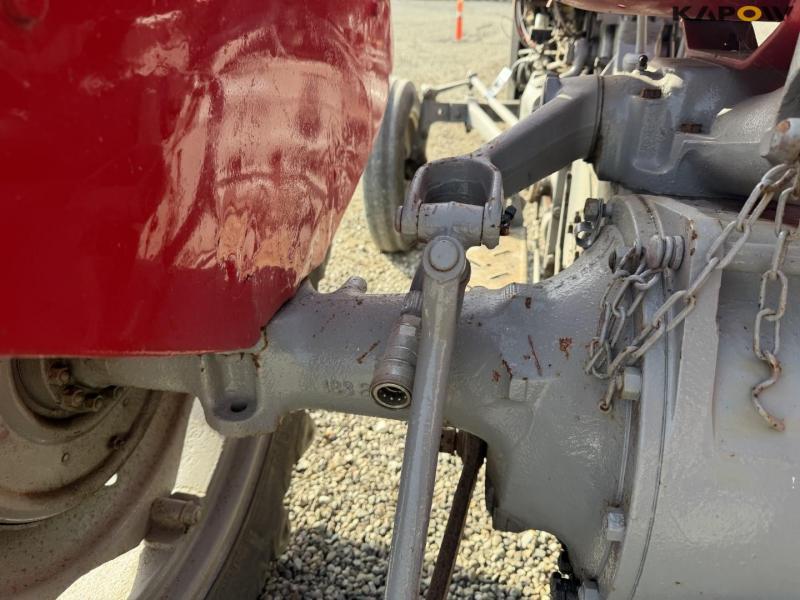 Massey Ferguson 135 traktor 38