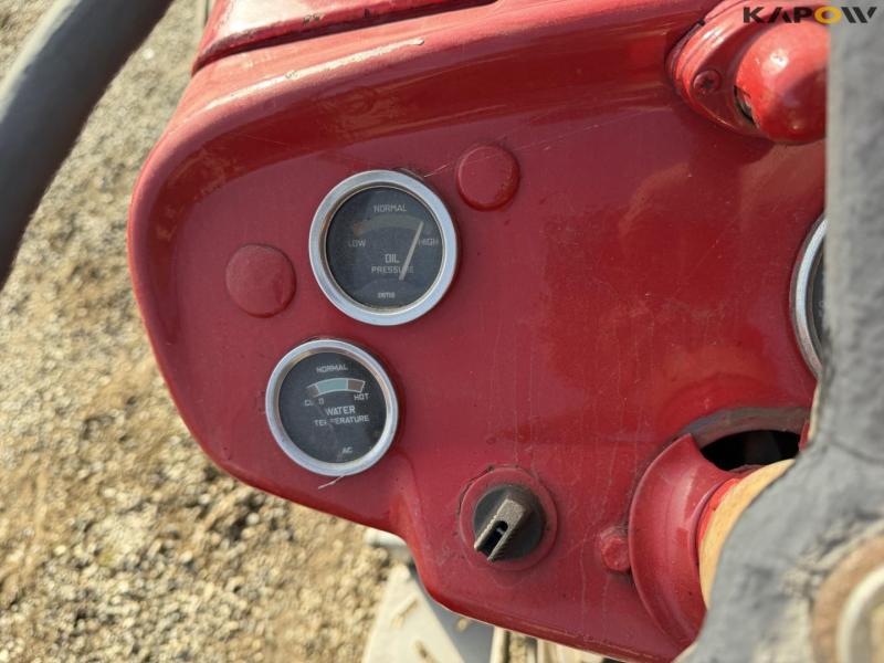 Massey Ferguson 135 traktor 26