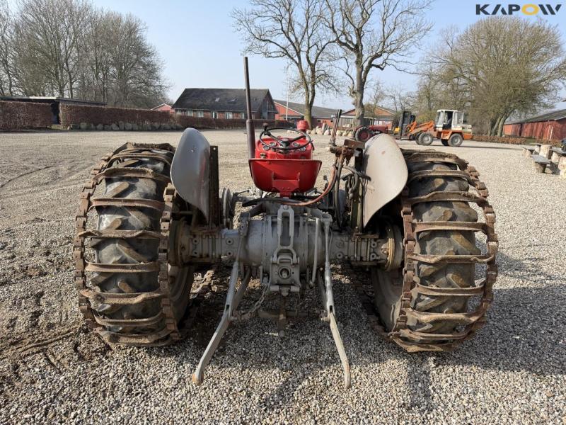 Massey Ferguson 152 traktor 6