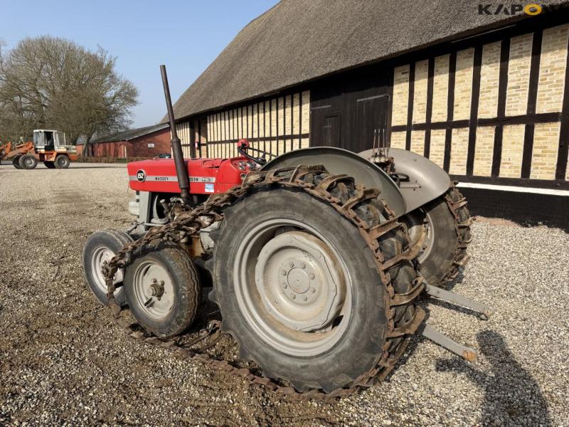 Massey Ferguson 152 traktor 7