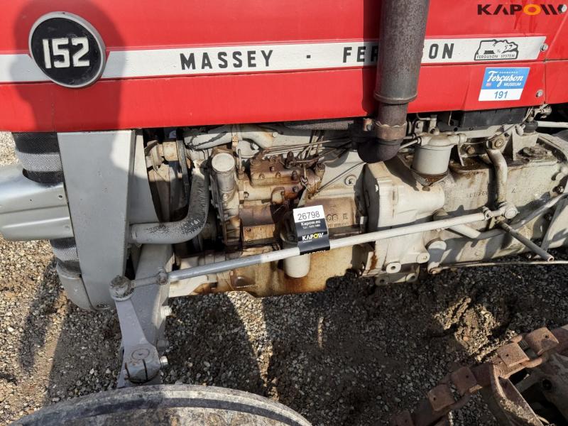 Massey Ferguson 152 traktor 10