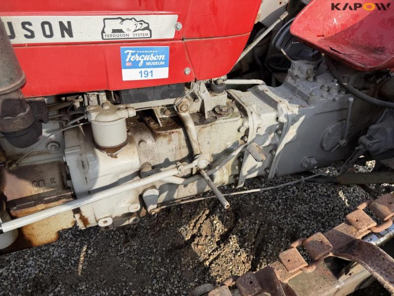 Massey Ferguson 152 traktor 11