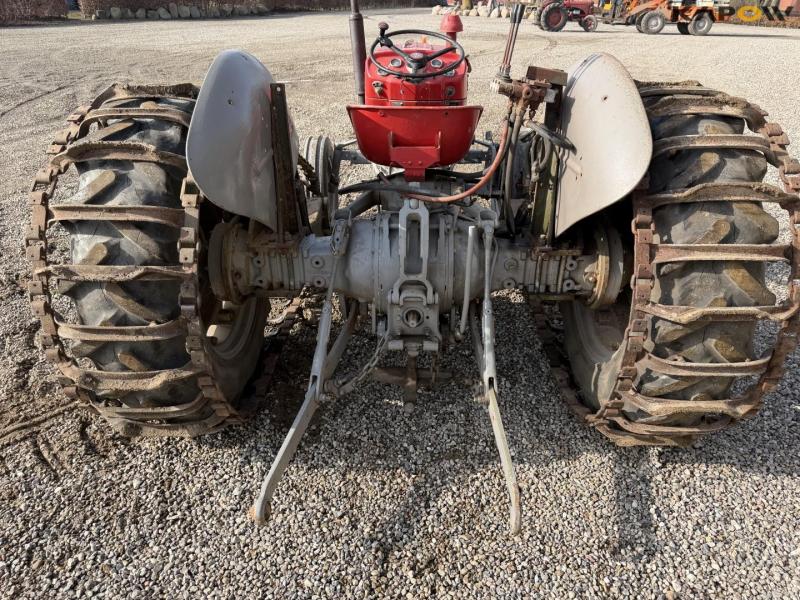 Massey Ferguson 152 traktor 30