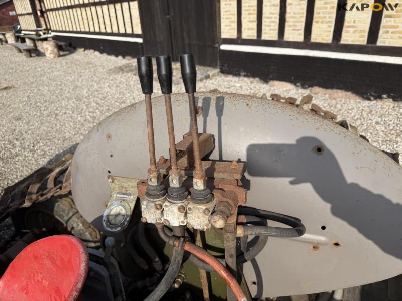 Massey Ferguson 152 traktor 32