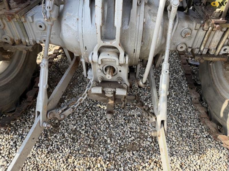 Massey Ferguson 152 traktor 39