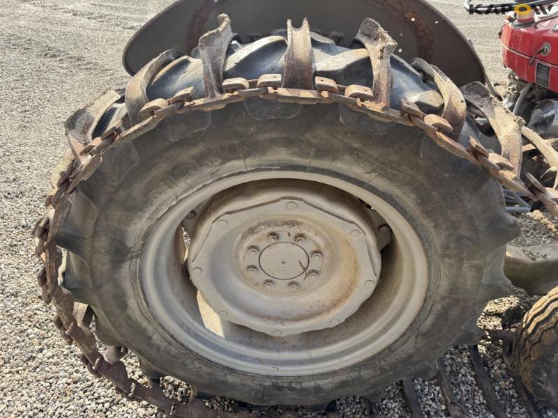 Massey Ferguson 152 traktor 56