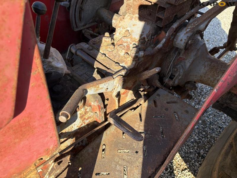 Massey Ferguson 175 traktor 31
