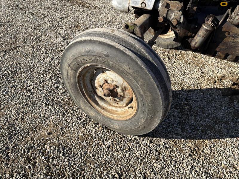 Massey Ferguson 175 traktor 54