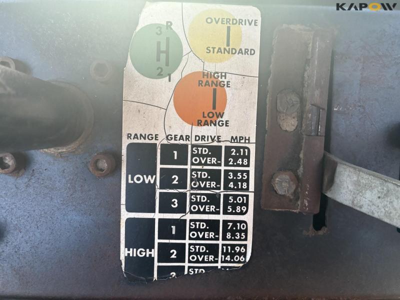 Massey Ferguson 1800 V8 diesel traktor 39