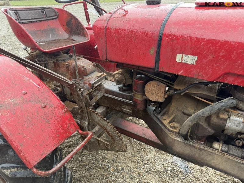 Massey Ferguson 21 traktor 16